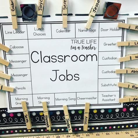 Classroom Job Chart, Bilingual Teaching, Simple Classroom, Classroom Job, Language Classroom, Class Jobs, Homework Helpers, Job Chart, Elementary Classroom Decor