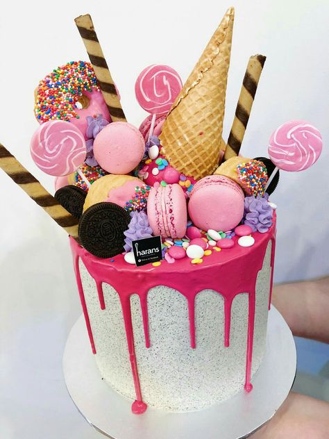 Donut Ice Cream Cake, Hot Pink Birthday Cake, Hot Pink Cake, Donut Birthday Cake, Rodjendanske Torte, Candyland Cake, Candy Birthday Cakes, Ice Cream Sprinkles, Ice Cream Birthday Party