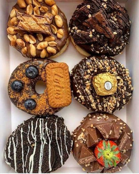 Donuts Gourmet, Donut Flavors, Donuts Donuts, Food Babe, Delicious Donuts, Yummy Comfort Food, Think Food, Sweet Snacks Recipes, Food Drinks Dessert