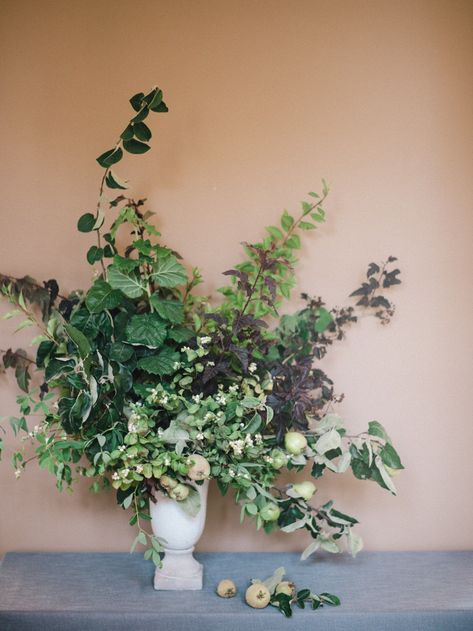 Green Floral Arrangements Wedding, Greenery Arrangements Wedding, Wedding Urns, Greenery Floral Arrangements, Summer Greenery, Greenery Wedding Bouquet, Elegant Summer Wedding, Green Centerpieces, Greenery Centerpiece