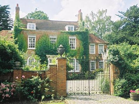 regency-house-chalk-lane-old-epsom-surrey-england-by-roadsofstone. Possibly what Mrs. Dashwood would like to do to Barton. Regency Era House Exterior, Regency House Exterior, Regency Era House, Old British House, Regency House, Surrey England, Georgian Architecture, English Manor, Country Houses