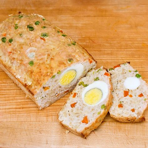 http://www.popsugar.com/pets/Homemade-Pet-Loaf-34073136   ( This is made with Turkey , you can substitute another meat if you wish )  - if you pet is allergic to wheat  you can find gluten free oats at health food stores or on the internet~~Alternatives to the regular Oats;  *Oats are inherently gluten-free, but are frequently contaminated with wheat during growing or processing. Several companies (Bob's Red Mill, GF Harvest (formerly Gluten Free Oats), and Avena Foods offer gluten free Homemade Cat Food, Diy Dog Food, Make Dog Food, Food Dog, Puppy Treats, Homemade Cat, Healthy Dog Food Recipes, Homemade Dinner, Dog Treat Recipes