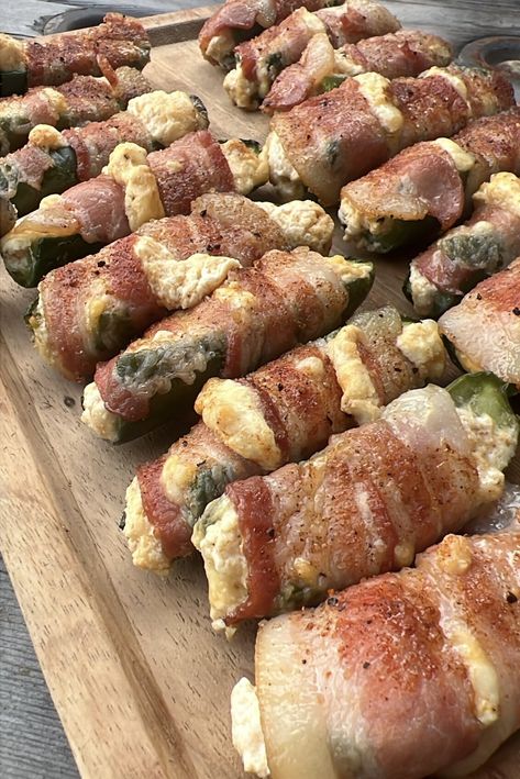 Quick & Delicious Smoked Jalapeno Poppers! Jalapeños Poppers, Smoked Jalapeno Poppers, Bbq Smoker Recipes, Smoked Jalapeno, Jalapeno Popper Recipes, Poppers Recipe, Bbq Smoker, Jalapeno Popper, Bbq Smokers