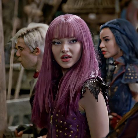 Mal Descendants 2, Descendants Icons, Mal Bertha, Dove Cameron Descendants, Descendants Pictures, Mal Descendants, Descendants Characters, Disney Descendants Movie, Aesthetic Egirl