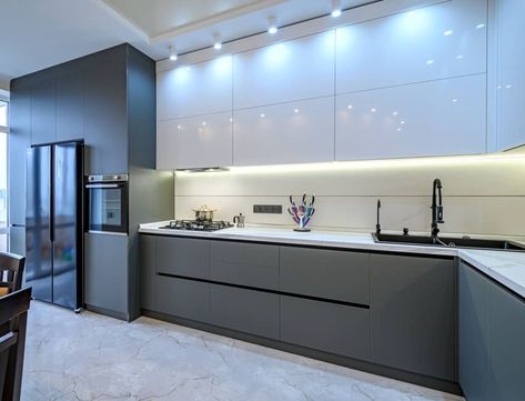 Grey And White Kitchen Cabinets Modern, Dark And White Kitchen Cabinets, Modern Kitchen Design White And Grey, Modern Spacious Kitchen, Dark Grey White Kitchen, Dark Grey And White Kitchen Cabinets, Grey Tiles White Kitchen, Dark And White Kitchen, Kitchen Grey And White Cabinets