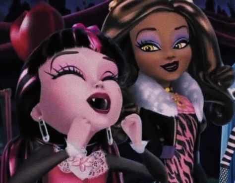 draculaura and clawdeen #monsterhigh Clawd Wolf Aesthetic, Clawdeen Wolf And Draculaura, Mh Clawdeen, Draculaura And Clawdeen, Monster High Pictures, Clawdeen Wolf, Moster High, Personajes Monster High, Monster High Art