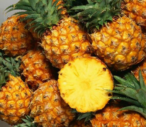 Pineapple Aesthetic, Massive Garden, Brazilian Fruit, Healthy Food Inspiration, Beautiful Angels, Angels Pictures, Beautiful Angels Pictures, Fruit Stands, Angel Pictures