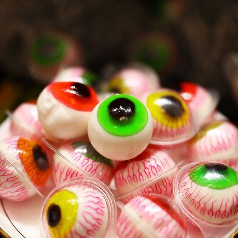 Candy Eyeballs Halloween, Eye Balls Halloween, Eyeball Candy, Ooze Tube Candy, Halloween Candy Filled Lollipop, Candy Balls, Science Party, Halloween Candy, Fudge