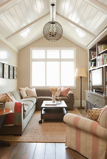 i'm currently having a moment with vaulted ceilings. in particular, vaulted tongue and groove with beams ceilings. :) i actually think we co... Traditional Family Room, Bonus Room Ideas, Tongue And Groove Ceiling, Narrow Rooms, Bonus Rooms, Family Room Design, Studio City, Decorating Small Spaces, Sustainable Home