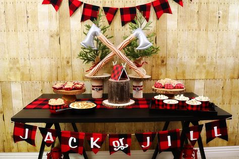 Love the lumberjack trend and expecting a baby? How about a Lumberjack or Jill Gender Reveal party? Simple ideas by Michelle's Party Plan-It. Plaid Baby Shower, Lumberjack Birthday Party, Lumberjack Baby Shower, Lumberjack Baby, Lumberjack Birthday, Plaid Party, Lumberjack Party, Couple Wedding Shower, Set Dressing