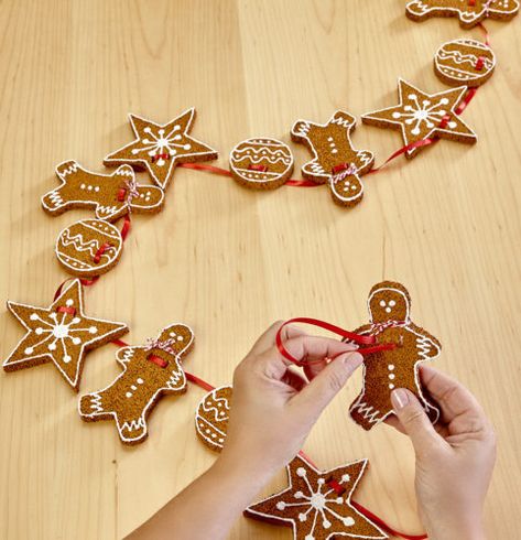 Faux Cookies Diy, Faux Gingerbread Cookies, Gingerbread Craft, Faux Gingerbread, Gingerbread Dolls, Cardboard Gingerbread House, Gingerbread Man Decorations, Garland Craft, Gingerbread Christmas Tree