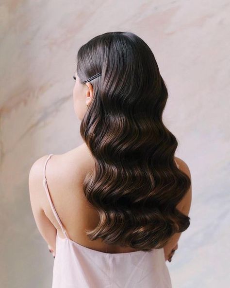 Hollywood Curls, Wedding Hair Inspiration, Wedding Hair Down, Long Wavy Hair, Bridal Hair And Makeup, Formal Hairstyles, Wedding Hair And Makeup, Aesthetic Hair, Bride Hairstyles