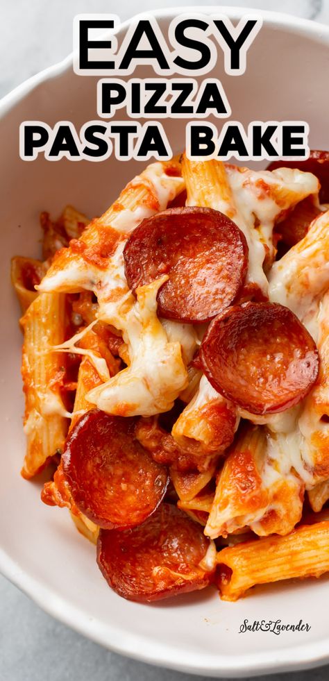 This easy pizza pasta bake recipe is simple to throw together for a hot and inexpensive weeknight meal. This pizza casserole will satisfy even picky eaters! Meal Ideas For Dinner Picky Eaters, Easy Lunch Ideas To Make At Home, Easy To Make Dinner Ideas, 5 Minute Meals Easy, Homemade Pizza Ideas Easy, Easy Dinner Ideas For Kids To Make, Quick Toddler Dinner Ideas, Cheap Easy Kid Friendly Meals, Easy Kid Meals Dinner