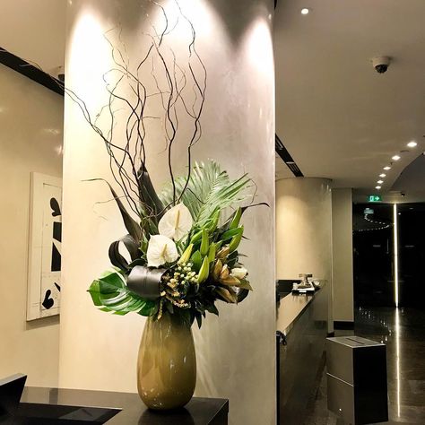 Corporate Floral Arrangements, Corporate Flower Arrangements, Corporate Centerpieces, Corporate Arrangements, Hotel Flower Arrangements, Desk Flowers, Home Flower Arrangements, Hotel Flowers, Large Flower Arrangements