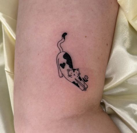 Tattoos For Your Cat, Calico Tattoo, Calico Cat Tattoo, Cat Calico, Cat Tatto, Cute Tiny Tattoos, Black Ink Tattoos, Calico Cat, Matching Tattoos