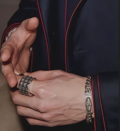 #bangchan #christopherbang #bangchanhands Straykids Hands, Bangchan Bracelet, Bang Chan Hands, Chan Hands, Skz Hands, Bangchan Hands, Kpop Hands, Skz Bracelet, Stray Kids Bracelet