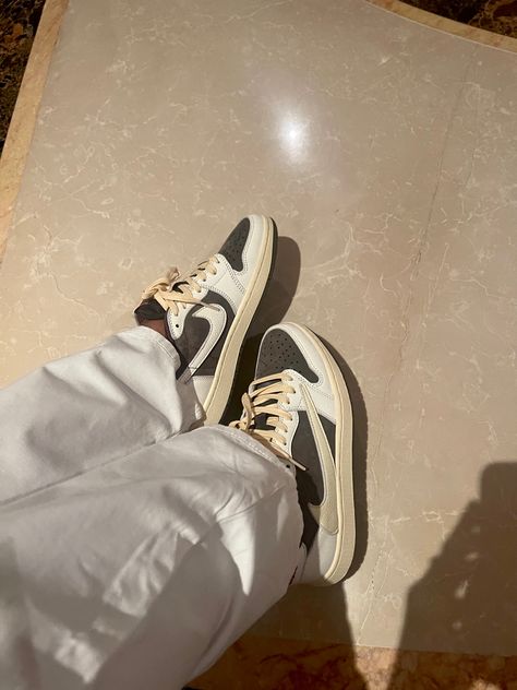 Travis Scott Jordans Outfit, Reverse Mocha Travis Outfit, Travis Scott Lows Outfit, Nike Shoes Travis Scott, Travis Jordan 1 Outfit, Travis Scott Mocha Outfit, Travis Scott Reverse Mocha Outfit, Travis Scott Shoes Outfit Women, Travis Scott 1s Outfit