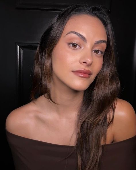 camila mendes (@camimendes) • Instagram photos and videos Camilla Mendes, Cami Mendes, Camila Mendes, Veronica Lodge, April 3, Girl Inspiration, Clean Face, Female Singers, Beauty Bar