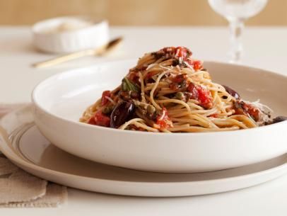 Pasta Puttanesca Recipe | Ellie Krieger | Food Network Chicken Puttanesca, Pasta Puttanesca Recipe, Pasta And Sauce, Ellie Krieger, Resep Pasta, Pasta Puttanesca, Fast Healthy Meals, Fodmap Recipes, Jambalaya