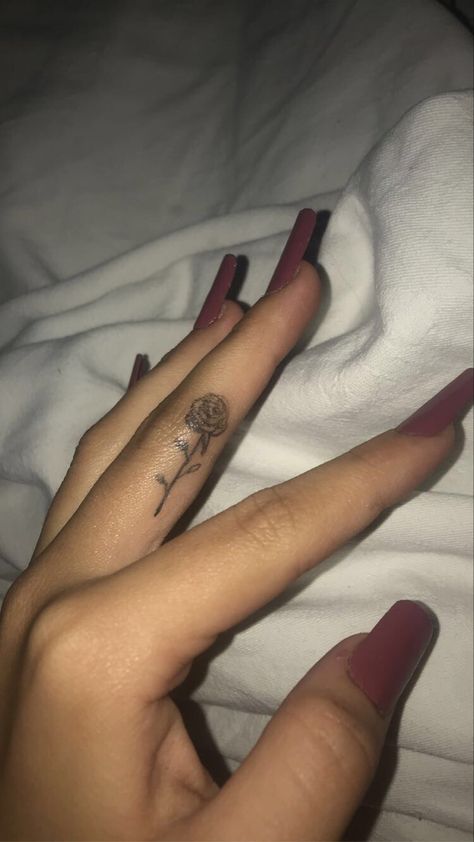 Between Finger Tattoos For Women, Hidden Finger Tattoo, Side Finger Tattoos, Middle Finger Tattoo, Inside Finger Tattoos, Middle Finger Tattoos, Small Henna Designs, Small Henna, Small Finger Tattoos