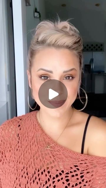 Hair Do For Fine Hair, Easy Summer Updos For Short Hair, Shorter Hair Updos Easy, How To Pull Up Short Hair, Up Do For Short Hair Easy, Very Short Hair Updo, Hair Band Hairstyles, Short Hair Updo Easy, Easy Up Do