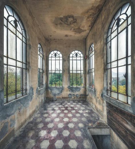 Abandoned Ballroom, Abandoned Palace, Latin Ballroom Dresses, Ballroom Dresses, Latin Ballroom, Abandoned Mansions, Mansion Interior, Home N Decor, Ballroom