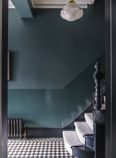 12 Hallway paint ideas for an elegant entryway - The English Home Hallway Paint Colors, Blue Hallway, Two Tone Walls, Hallway Paint, Inchyra Blue, Hallway Colours, Elegant Entryway, Dark Paint Colors, Hallway Designs