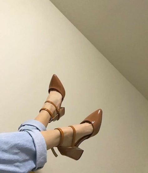 Uploaded by Panda Salvaje. Find images and videos about fashion, aesthetic and shoes on We Heart It - the app to get lost in what you love. Haine Diy, Dr Shoes, Stil Inspiration, Shoe Inspo, Aesthetic Shoes, Mode Inspo, 가을 패션, 여자 패션, Pretty Shoes