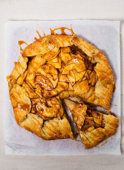 Caramel Apple Galette, Apples And Caramel, Baked Caramel Apples, Fall Fair, Baked Caramel, Apple Galette, Perfect Pie Crust, Delicious Deserts, Pastry Crust