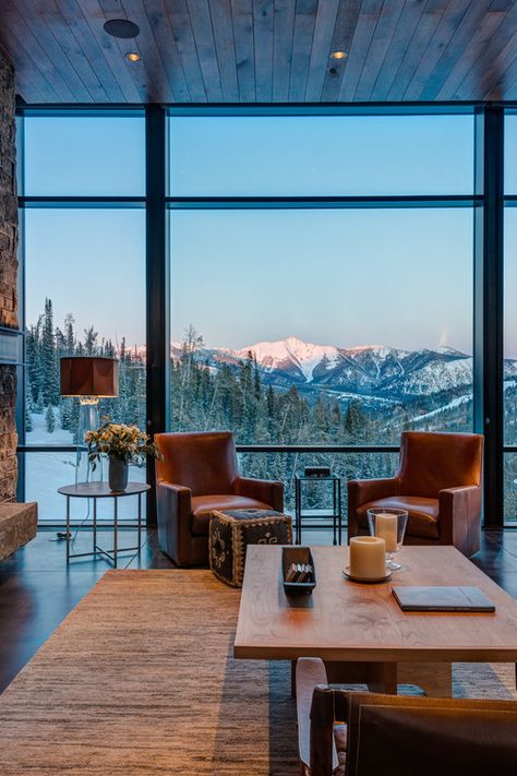 Enjoy this collection of 17 rooms with spectacular views of water, mountains, cities, and gardens that will take your breath away! Chalet Living Room, Houses Architecture, Rustic Home Interiors, Rustic Porch, Mountain Living, Mountain Modern, Modern Mountain, Hus Inspiration, Mountain Homes