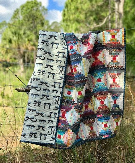 Courthouse Steps - A Finished Quilt | Maryse Makes Things | Bloglovin’ Courthouse Steps Quilt, Quilt Photography, Handmade Quilts For Sale, Pineapple Quilt, Patchwork Inspiration, Quilting Board, String Quilts, Log Cabin Quilts, Log Cabin Quilt