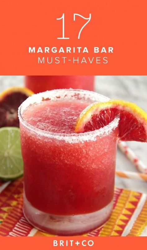 Diy Margarita Bar, Margarita Table, Frozen Margarita Recipes, Diy Margarita, Margarita Monday, Mint Margarita, Classic Margarita Recipe, Margarita Party, Traditional Margarita