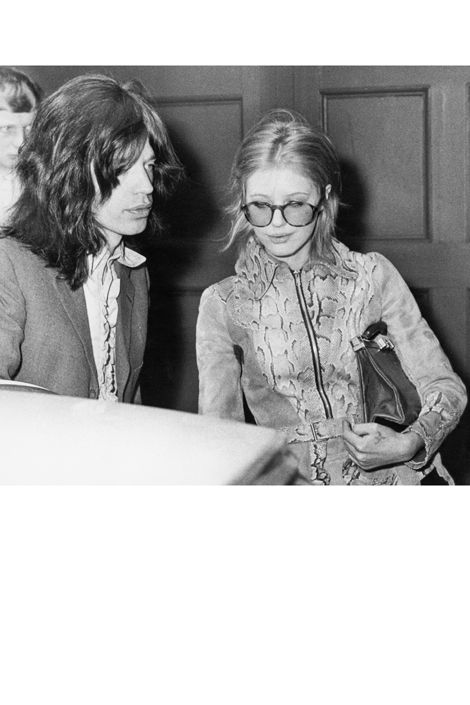 Style icons of the late '60s and '70s wore snakeskin like true stars. Marianne Faithfull rocks a snakeskin coat with alongside boyfriend Mick Jagger, while Bianca Jagger sported python lace-up boots around town. ROCKER STYLE 60s 70s Rock Aesthetic, Lace Aesthetic, 60s Medieval, Bianca Jagger Studio 54, Marianne Faithfull 1960s, Mick Jagger Children, Mick Jagger And Marianne Faithful, Marianne Faithfull, Mick Jagger