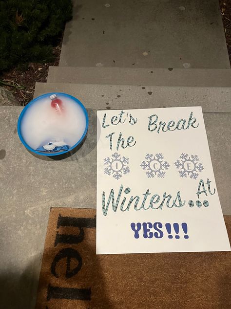 Snow Coming Proposal, Snowball Ideas Dance, Christmas Dance Proposal Ideas, Christmas Dance Asking Ideas, Christmas Promposal, Winter Formal Response Ideas, Snowco Proposals, Posters For Winter Formal, Snowball Poster Ideas