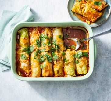 Cabbage Chicken, Enchiladas Easy, Boiled Cabbage, Cabbage Roll, Chicken Enchiladas Easy, Enchilada Recipe, Pan Chicken Fajitas, Red Enchilada Sauce, Cooking Chicken To Shred