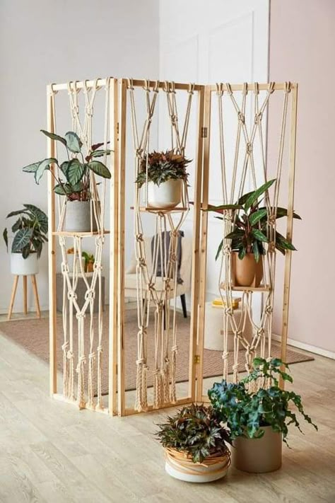 Macrame Room Divider, Macrame Wall Hanging Patterns, Diy Plant Hanger, Viria, Macrame Plant Hangers, Macrame Decor, Macrame Ideas, Diy Dollhouse Furniture, Kitchen Diy