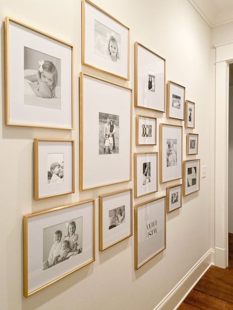 Family Photo Gallery Wall, Hallway Gallery Wall, Photowall Ideas, Gallery Wall Design, Family Gallery Wall, Picture Gallery Wall, Gallery Wall Layout, Family Photo Wall, Photo Deco