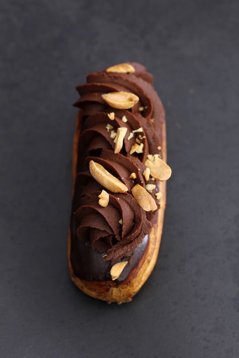 Chocolate and Peanut Butter Eclairs Eclair Flavors, Chocolate Eclairs, Eclair Recipe, Chocolate Eclair, Chocolate And Peanut Butter, Choux Pastry, Peanut Butter Lovers, Butter Chocolate, Cream Puffs