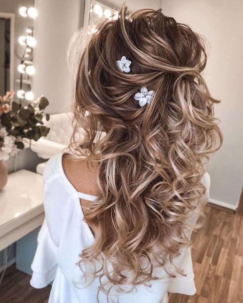 Mob Hair, Loose Wedding Hair, Summer Wedding Hairstyles, Ball Hairstyles, Elegant Wedding Hair, Women's Hairstyles, Wedding Hair Inspiration, Penteado Cabelo Curto, Wedding Hairstyles For Long Hair