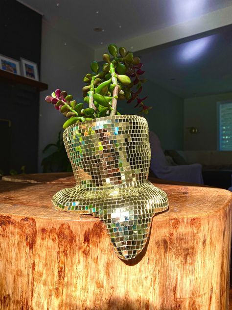 Melting Disco Ball Planter Gold Pot Mirrored Melted Sofiest - Etsy Melting Disco Ball, Disco Ball Planter, Hus Inspiration, Disco Balls, Apartment Decor Inspiration, Cute Room Decor, Dream Decor, Dream House Decor, Room Aesthetic