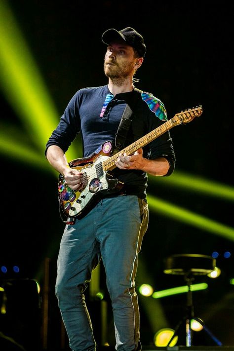 Jonny Buckland Phil Harvey, Jonny Buckland, Chris Martin, Viva La Vida, Brit Awards, Guitar Hero, Copenhagen Denmark, Band Posters, Alternative Rock