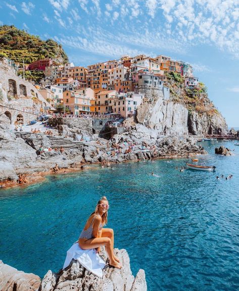 Cinque Terre Beach, Trip Italy, Italian Vibes, Italy House, Travel Pose, Europe Photos, Italian Villa, Italy Photo, Beautiful Places In The World