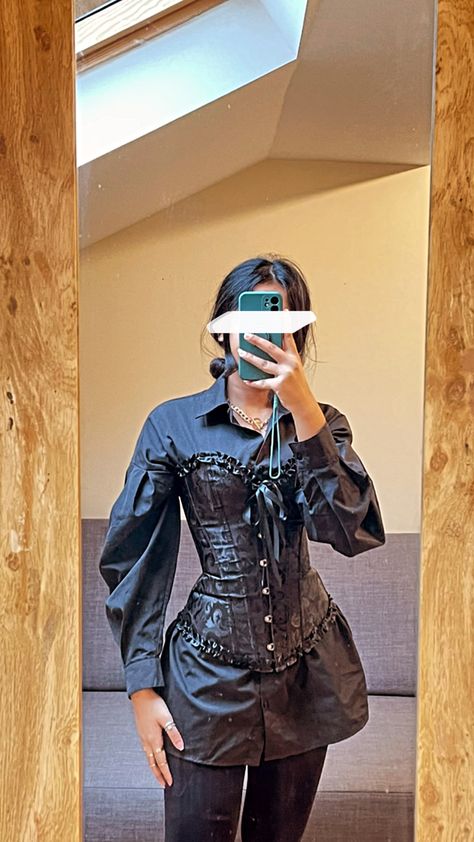 Oversized Shirt With Corset, Shirt And Corset Outfit, Corset And Shirt, Corset Over Shirt Outfits, Shirt With Corset, Corset Aesthetic, Embroidered Corset, Corset Outfit, Over Shirt