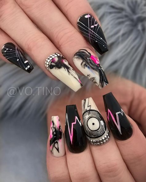 Are you going to any music festival this year? I wish I can be at Coachella 🤗✨ . Using all gel color at @missu_beauty_nails (Use code… Dj Nails Design, Musical Nails Design, Rock Music Nails, Music Themed Nails, Rock Festival Nails, Festival Nails Coachella, Music Inspired Nails, Music Nails Design, Music Festival Nails