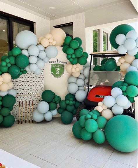 Golf Birthday Pictures, Golf Themed Balloon Decorations, Hole In One Birthday Balloon Arch, Golf Balloon Arches, Golf Balloon Centerpieces, Golf Party Balloon Garland, Golf Themed Backdrop, Golf Partee Ideas, Hole In One Decorations