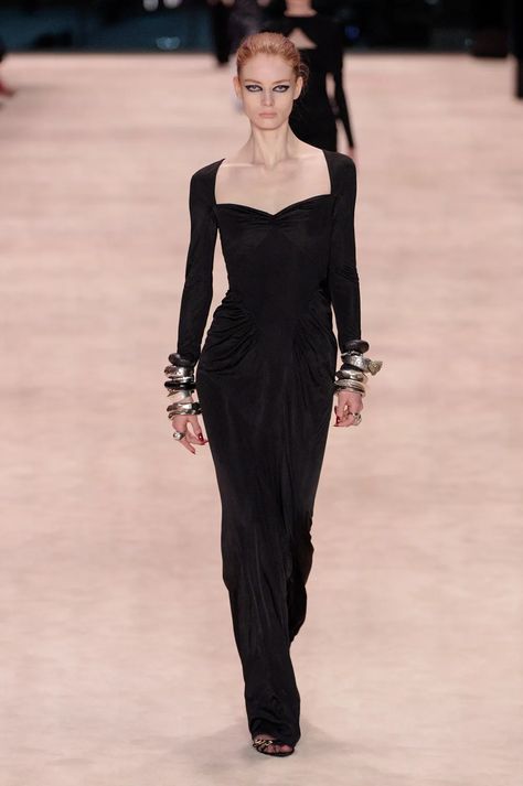 Saint Laurent Fall 2022 Ready-to-Wear Collection | Vogue Saint Laurent Winter 2022, Saint Laurent Fall 2022 Ready-to-wear, Ysl 2022, Saint Laurent Fall 2022, Ysl Runway, Yves Saint Laurent Runway, Saint Laurent Fashion Show, Event Outfit Ideas, Saint Laurent Runway