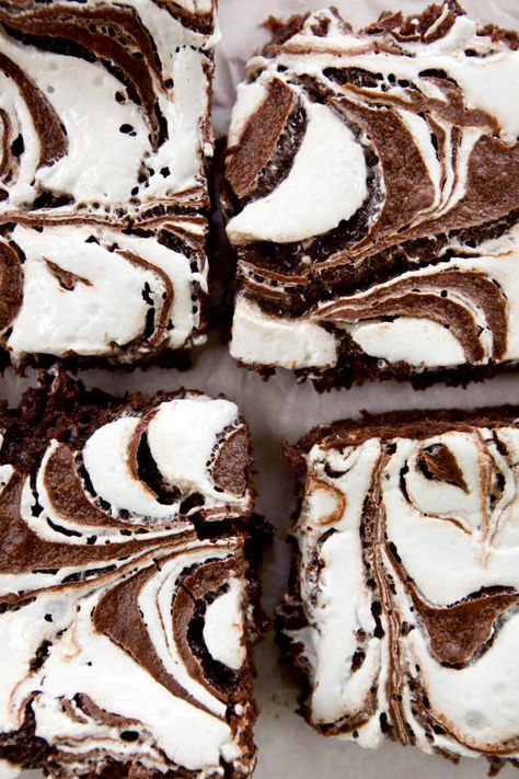 Brownies With Marshmallow Fluff - Brownie Bites Blog Best Cream Cheese Brownie Recipe, Rose Sweets, Cream Cheese Brownie, Greek Yogurt Cheesecake, Cheese Brownies, Brownies From Scratch, Cheesecake Brownie, Cream Cheese Brownies, Healthy Cheesecake