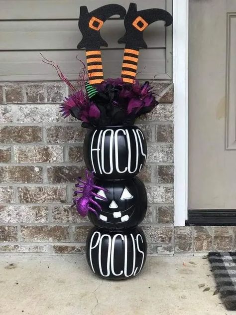 Yard Ideas For Halloween, Diy Outdoor Halloween Decorations, Halloween Diy Outdoor, Outdoor Halloween Decorations, Halloween Outside, Image Halloween, Hallowen Ideas, Fall Decor Diy Crafts, Easy Diy Halloween Decorations