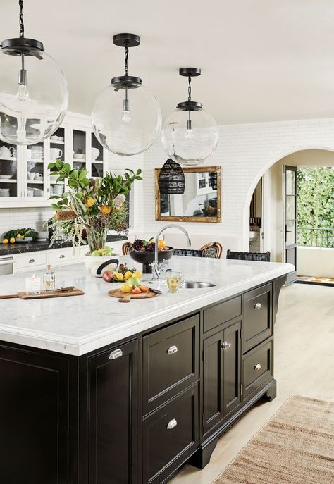 64 Stunning Kitchen Island Ideas | Architectural Digest Kitchen Remodel Idea 2023, Creative Kitchen Islands, Kitchen Iceland, Hacienda Kitchen, Update Kitchen, Kitchen 2023, Hamptons Kitchen, Kitchen Island With Sink, Kitchen Island Cabinets