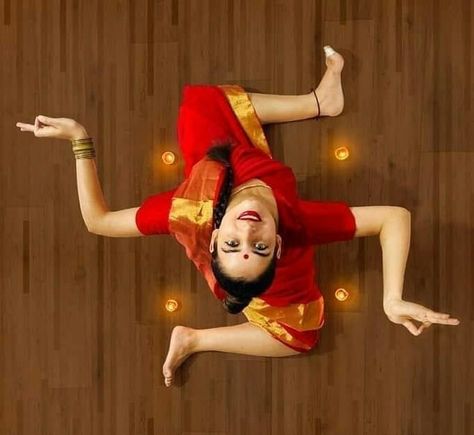 Hata Yoga, Bharatanatyam Dancer, Indian Classical Dancer, Bharatanatyam Poses, Kathak Dance, Dance Of India, Indian Classical Dance, Dance Photography Poses, Free Hand Rangoli